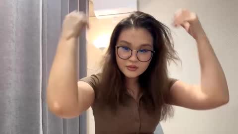 Luna  online show from November 19, 7:41 am