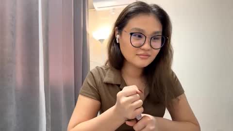 Luna  online show from November 20, 9:09 am