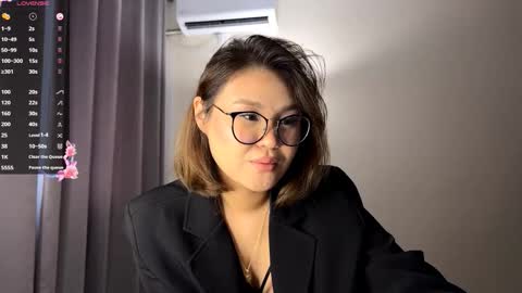 Luna  online show from December 1, 10:20 am