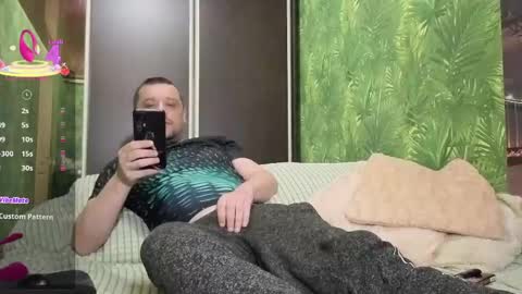 Snapshot of danielocool chatting on April 1, 6:36 am DanieloCool online show from April 1, 6:36 am