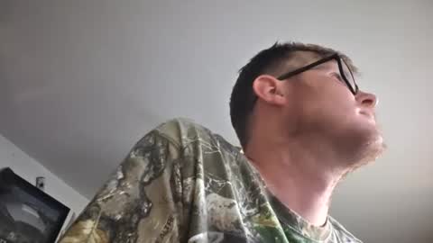 Snapshot of danielp_mod_cb chatting on February 22, 10:52 pm Daniel y. online show from February 22, 10:52 pm