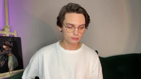 Snapshot of danieltuckerr chatting on October 1, 2:23 pm danieltuckerr online show from October 1, 2:23 pm