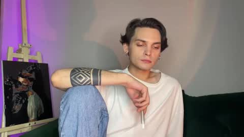 Snapshot of danieltuckerr chatting on October 2, 2:29 am danieltuckerr online show from October 2, 2:29 am