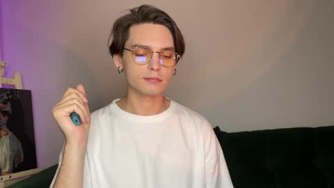 Snapshot of danieltuckerr chatting on October 5, 4:55 am danieltuckerr online show from October 5, 4:55 am