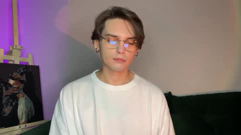 Snapshot of danieltuckerr chatting on October 5, 7:45 pm danieltuckerr online show from October 5, 7:45 pm