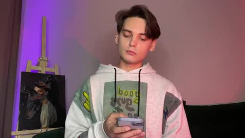 Snapshot of danieltuckerr chatting on November 8, 11:14 pm danieltuckerr online show from November 8, 11:14 pm