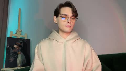 Snapshot of danieltuckerr chatting on November 12, 10:20 pm danieltuckerr online show from November 12, 10:20 pm