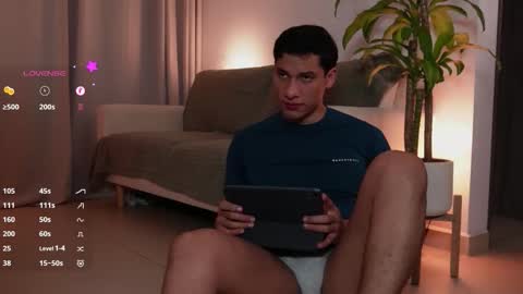 Snapshot of danielvg686413 chatting on February 20, 3:25 am Masked online show from February 20, 3:25 am