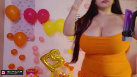 Snapshot of daniep_angel chatting on November 4, 12:43 am Hi Im Daniela online show from November 4, 12:43 am