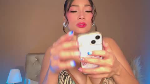 Snapshot of daniileon_ chatting on May 22, 10:59 pm Dani Leon online show from May 22, 10:59 pm