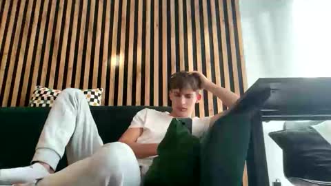 danio hot online show from December 17, 11:27 am