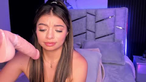 Snapshot of daniphoenixx chatting on January 24, 1:24 am Dani Phonenix online show from January 24, 1:24 am