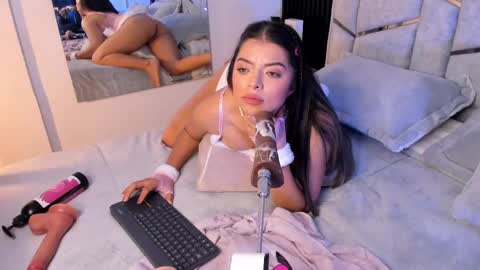 Snapshot of daniphoenixx chatting on February 23, 4:13 pm Dani Phonenix online show from February 23, 4:13 pm