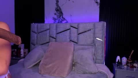 Snapshot of daniphoenixx chatting on February 24, 7:41 pm Dani Phonenix online show from February 24, 7:41 pm