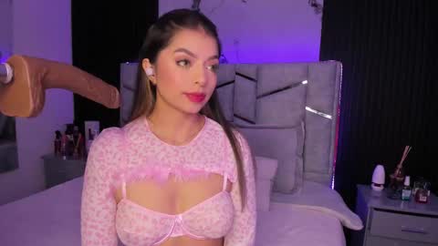 Snapshot of daniphoenixx chatting on March 3, 7:39 pm Dani Phonenix online show from March 3, 7:39 pm