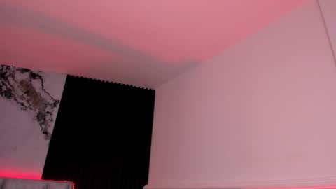 Snapshot of daniphoenixx chatting on September 18, 7:38 pm Dani Phonenix online show from September 18, 7:38 pm