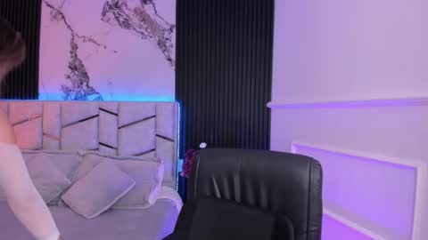 Dani Phonenix online show from January 8, 7:49 pm