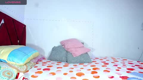 danisabrownn online show from December 19, 12:34 pm