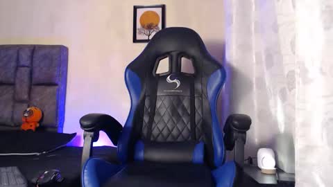 Snapshot of dann_brown chatting on March 15, 2:06 am Dann Brown online show from March 15, 2:06 am