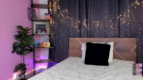 Dannacastle online show from December 29, 8:00 am