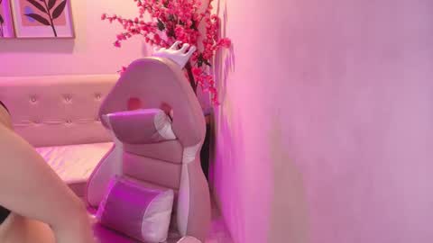 Danna  online show from February 2, 12:04 pm