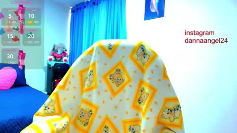 Snapshot of danna_angel chatting on November 15, 8:49 pm Danna online show from November 15, 8:49 pm