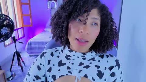 Snapshot of danna_berry chatting on March 18, 6:55 pm DannaBerry online show from March 18, 6:55 pm