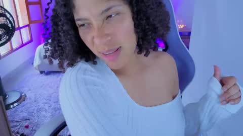 Snapshot of danna_berry chatting on April 15, 7:58 pm DannaBerry online show from April 15, 7:58 pm