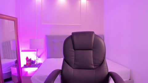 danna_palmeth online show from October 18, 3:20 am