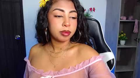 Snapshot of danna_schmidt23 chatting on October 3, 9:06 am Danna online show from October 3, 9:06 am