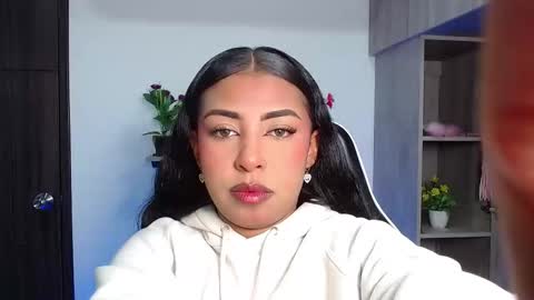 Snapshot of danna_schmidt23 chatting on October 17, 9:23 am Danna online show from October 17, 9:23 am