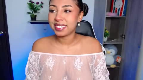 Snapshot of danna_schmidt23 chatting on December 3, 10:13 am Danna online show from December 3, 10:13 am