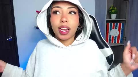 Snapshot of danna_schmidt23 chatting on February 24, 12:41 am Danna online show from February 24, 12:41 am