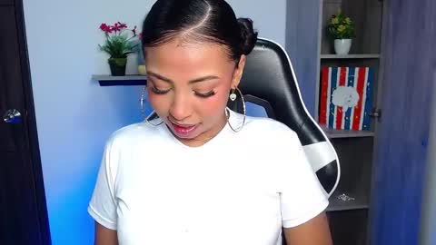 Snapshot of danna_schmidt23 chatting on February 27, 9:20 am Danna online show from February 27, 9:20 am