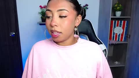 Snapshot of danna_schmidt23 chatting on March 11, 7:25 am Danna online show from March 11, 7:25 am