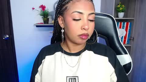 Snapshot of danna_schmidt23 chatting on April 1, 2:03 pm Danna online show from April 1, 2:03 pm