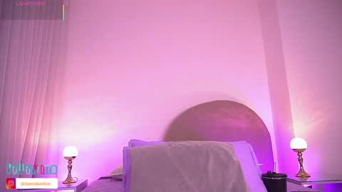 Danna Berlin  online show from November 19, 7:25 pm