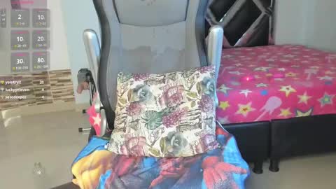 Danna online show from February 20, 7:45 am