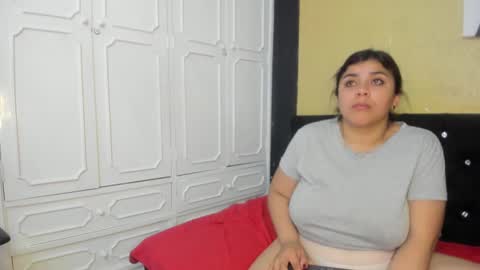 Snapshot of dannagarza chatting on February 5, 7:39 am Danna Garza online show from February 5, 7:39 am