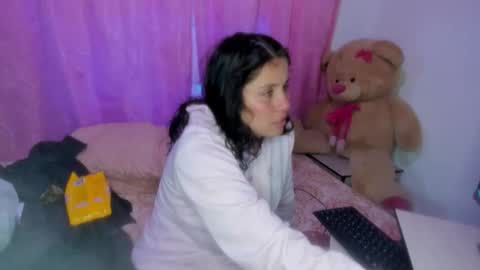 Danna Sofia jeins online show from November 5, 10:32 pm