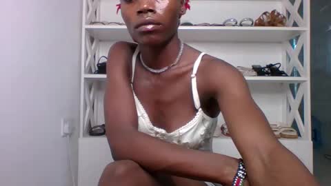 Snapshot of dannamikayla chatting on December 4, 4:11 am dannamikayla online show from December 4, 4:11 am