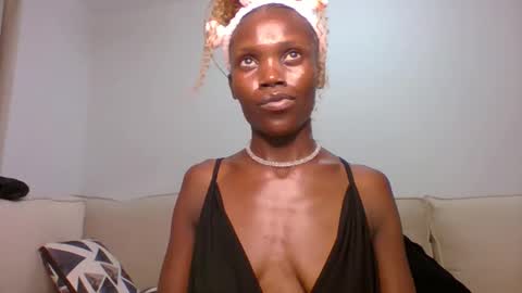 Snapshot of dannamikayla chatting on December 5, 4:47 pm dannamikayla online show from December 5, 4:47 pm