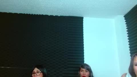 Snapshot of dannamomcerrat chatting on January 13, 3:45 am dannamomcerrat online show from January 13, 3:45 am
