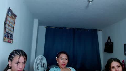 Snapshot of dannamomcerrat chatting on February 11, 3:50 am dannamomcerrat online show from February 11, 3:50 am