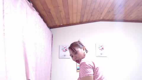 dannamomcerratt online show from April 27, 1:47 am