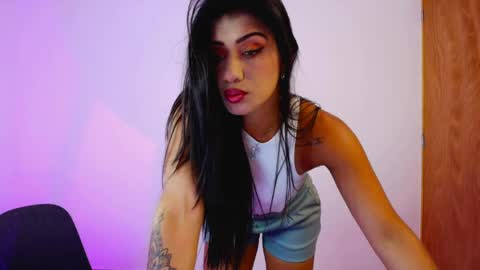 Snapshot of dannawells chatting on April 16, 1:17 am Danna Wells online show from April 16, 1:17 am