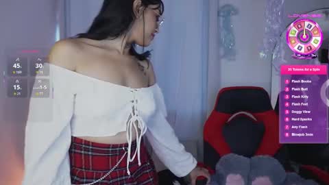    online show from November 7, 9:04 pm