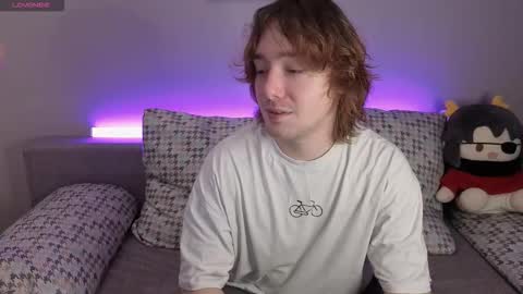 Snapshot of danny_and_ellen chatting on October 19, 5:02 pm danny and ellen online show from October 19, 5:02 pm