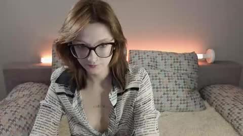 Snapshot of danny_and_ellen chatting on November 6, 5:03 pm danny and ellen online show from November 6, 5:03 pm