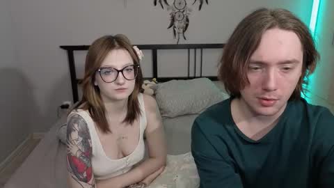 Snapshot of danny_and_ellen chatting on December 13, 7:42 pm danny and ellen online show from December 13, 7:42 pm